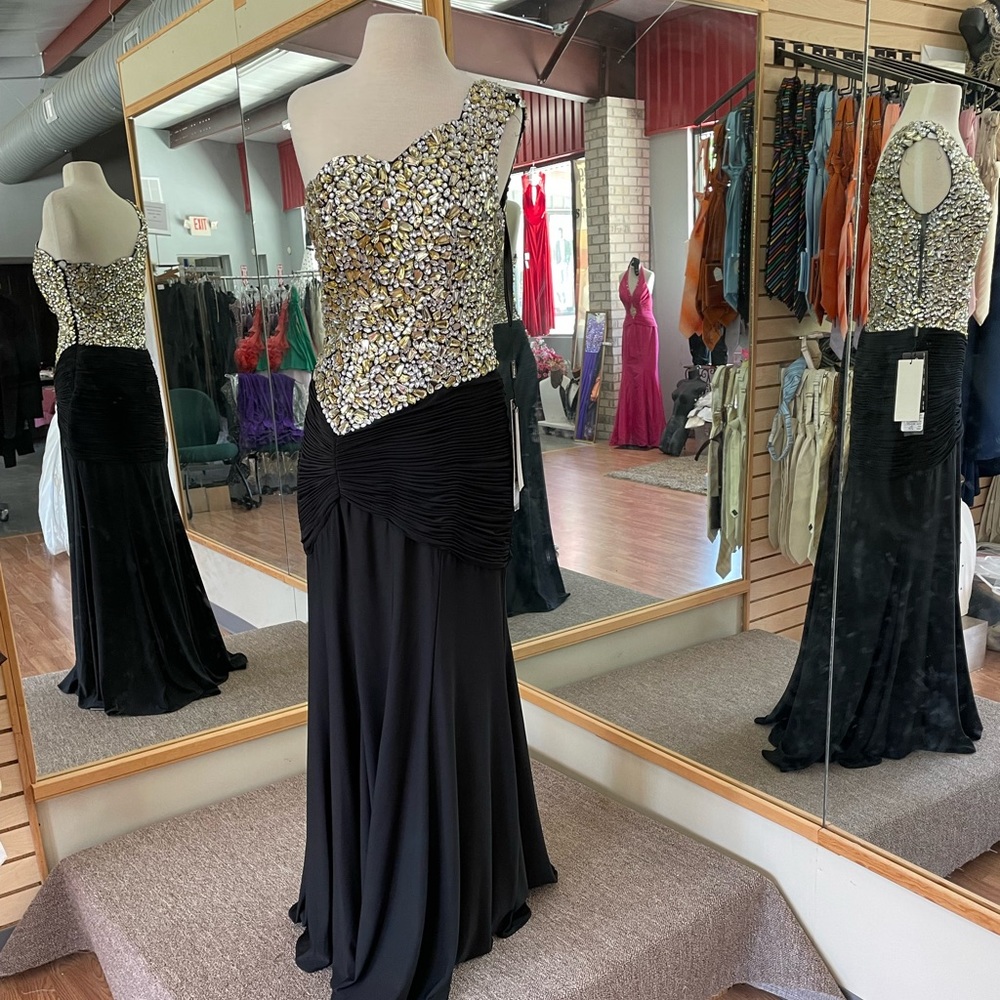 Black formal gown by Milano great MOB IR MOG size 12